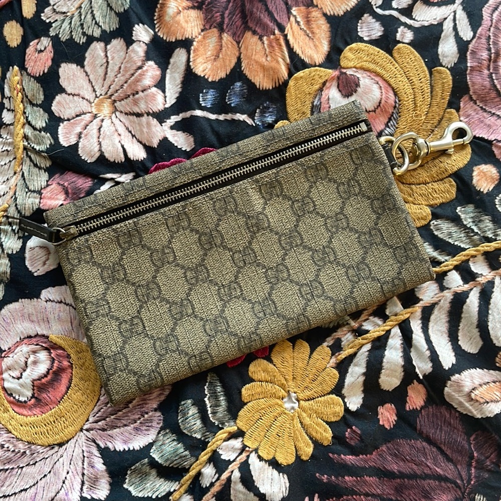 GUCCI Monogram Brown GG Canvas Small Clutch